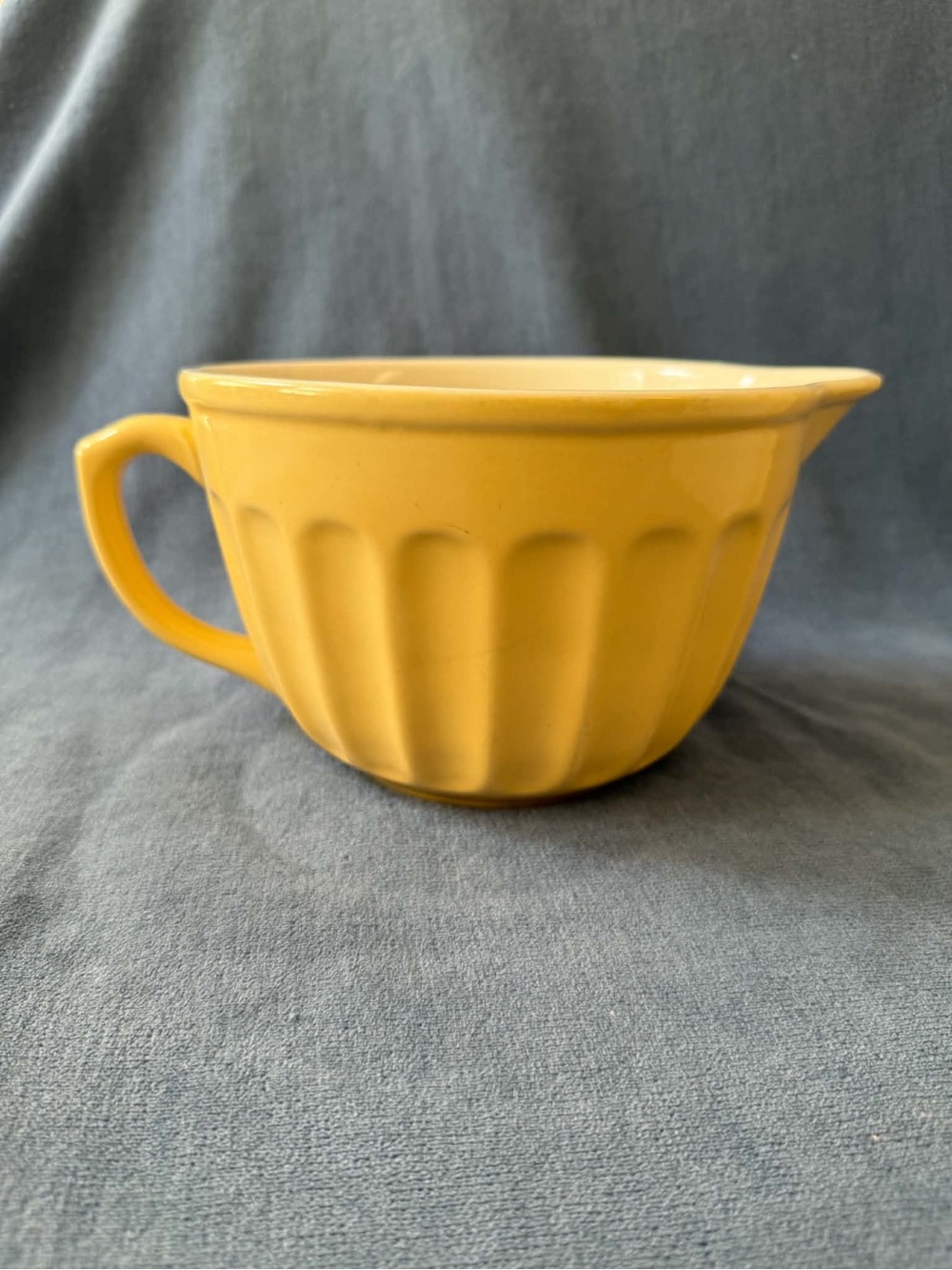 Williams Sonoma Yellow Fluted Ceramic Mixing Bowl with Pour Spout